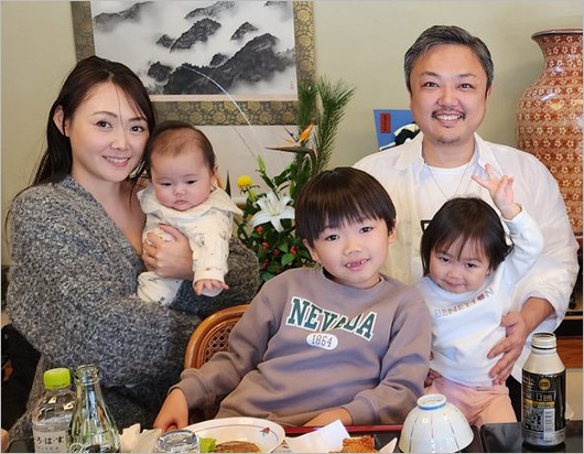 与沢翼と家族