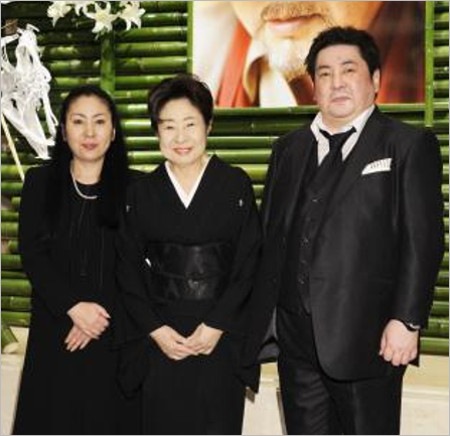 中村玉緒と長女、長男・鴈龍太郎