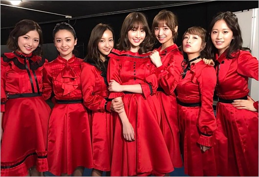 AKB48初代神7、小嶋陽菜の卒業コンサートで再集結時の画像