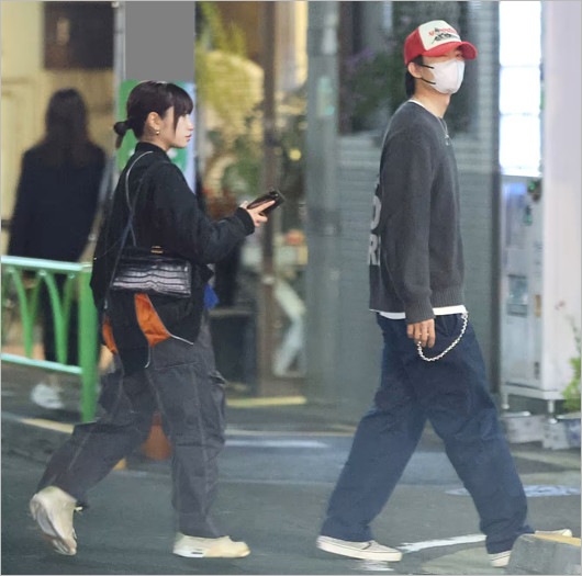 伊藤健太郎と新恋人・吉田凜音のデート画像