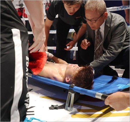 重岡銀次朗が倒れた直後の画像