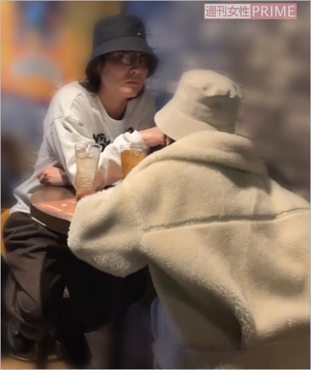 柏木由紀&すがちゃん最高No.1のダーツバーデート画像