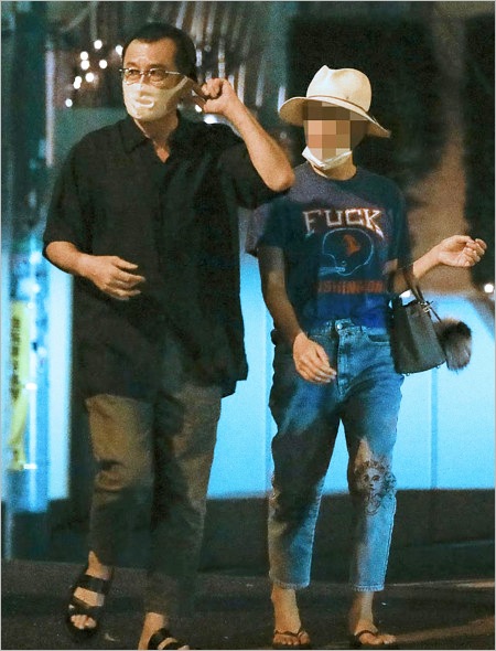 吉田鋼太郎と22歳年下妻