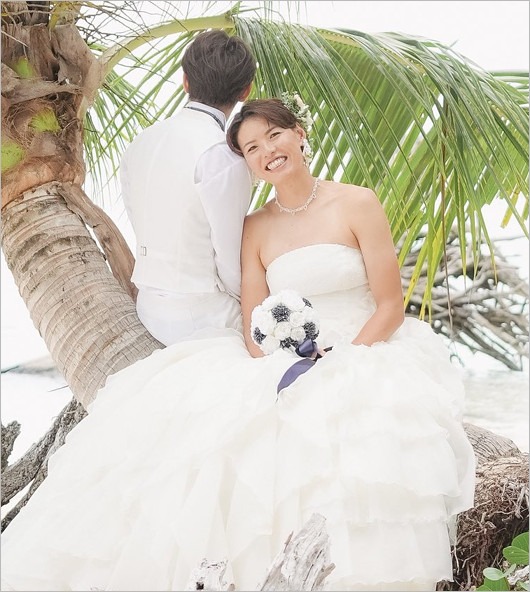 熊谷紗希選手と結婚した夫のウェディングフォト画像