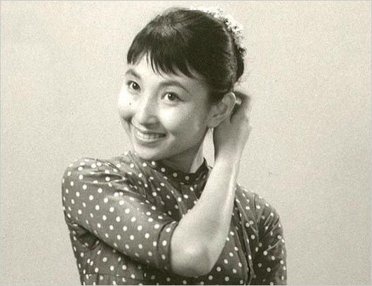 黒柳徹子がNHK専属女優デビュー当時
