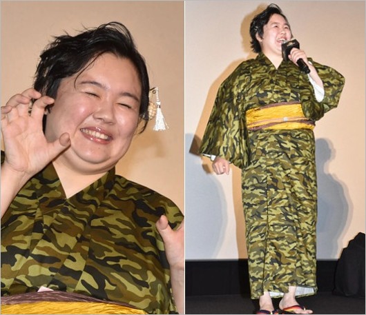 やす子 迷彩柄の浴衣姿