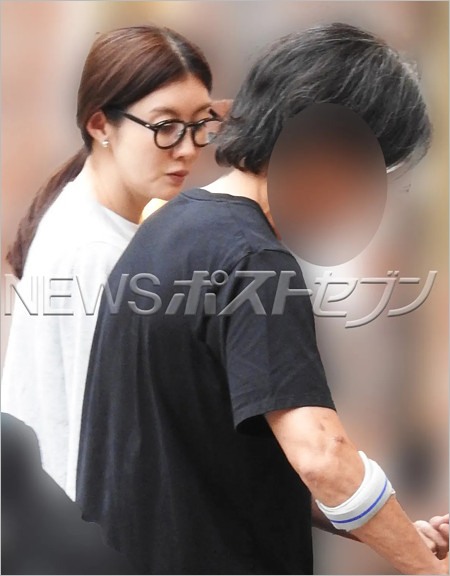 ともさかりえと3人目の夫・蔡俊行の夫婦2ショット画像