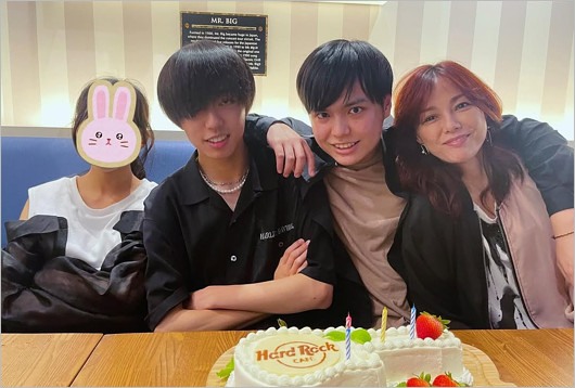 相川七瀬と子供たちの画像