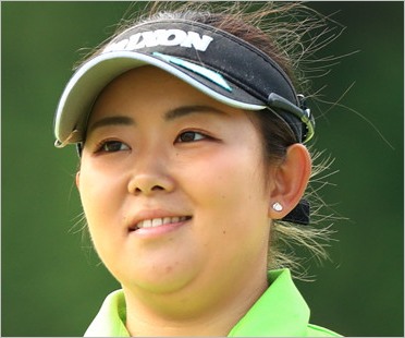 プロゴルファー淺井咲希