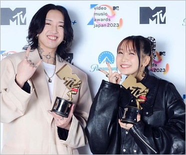 YOASOBI・Ayase＆Ikura