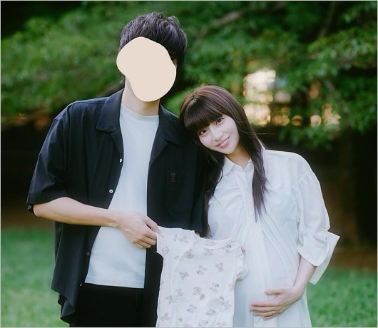 元NGT48荻野由佳と結婚相手の夫の2ショット