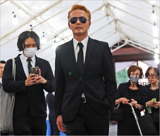 橋幸夫の通夜参列のEXILE・ATSUSHIものまね芸人RYO