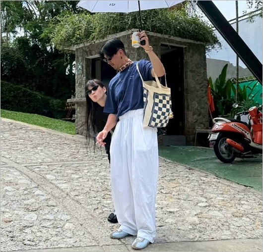 松田翔太と妻・秋元梢の2ショット