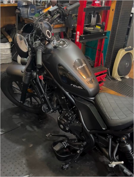 元ロッテ伊藤義弘が乗っていたバイク（ホンダ・レブル）