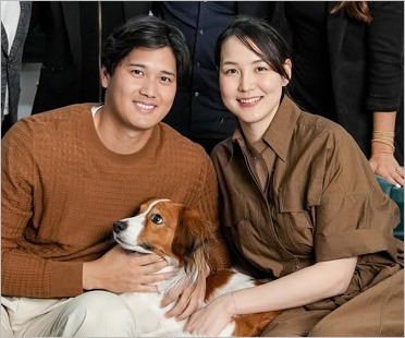 大谷翔平選手と真美子夫人＆愛犬デコピン