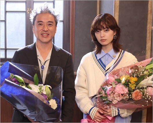 ムロツヨシと平手友梨奈