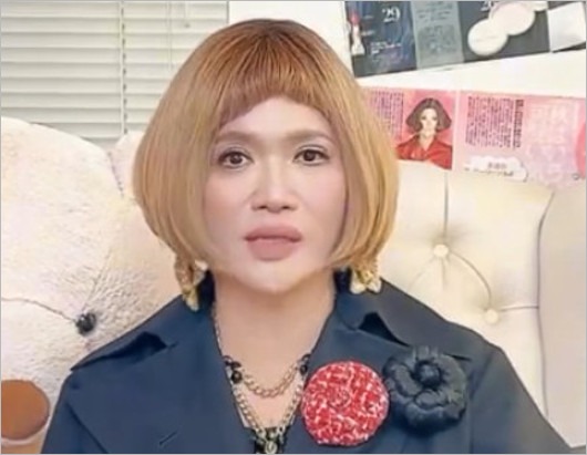 末梢性顔面神経マヒで入院を公表したIKKO