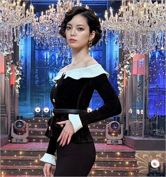 2025 FNS歌謡祭で山口百恵カバー披露時の平手友梨奈