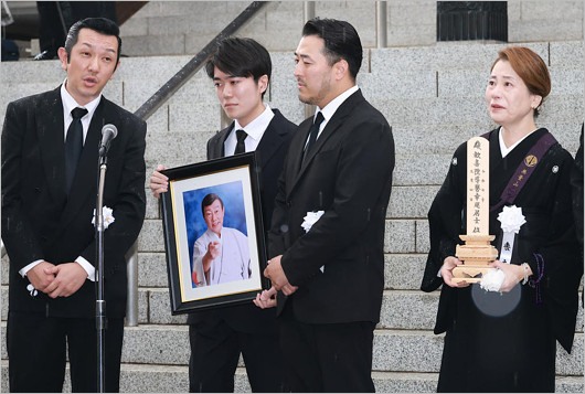 『二代目橋幸夫 yH2』と橋幸夫の妻・真由美夫人