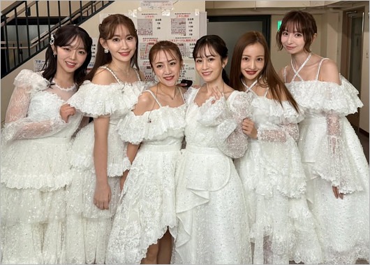 峯岸みなみ・小嶋陽菜・高橋みなみ・前田敦子・板野友美・篠田麻里子