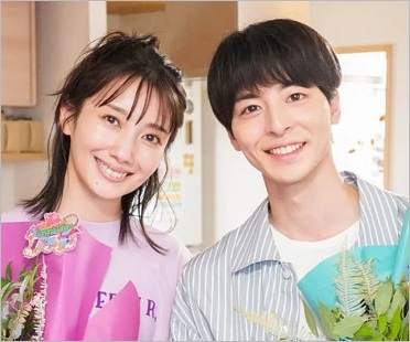 波瑠と夫・高杉真宙の2ショット