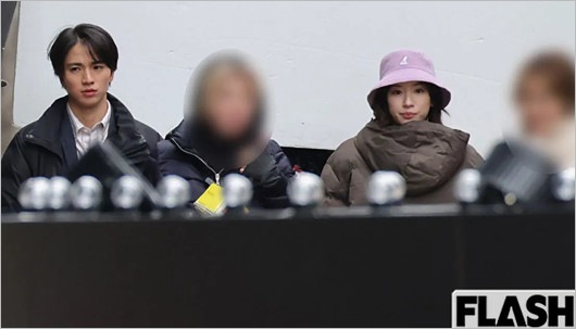 FLASH撮影の木戸大聖と永野芽郁の2ショット