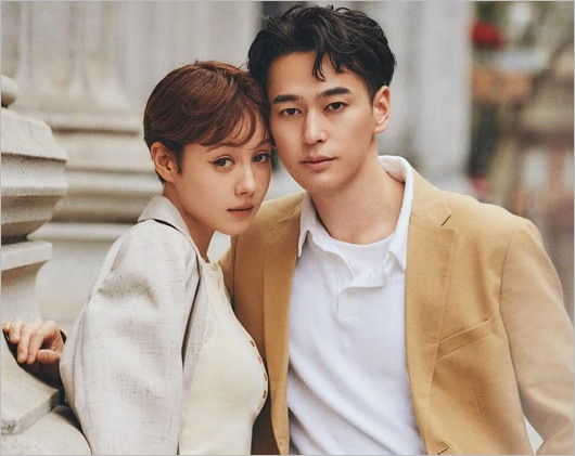 トリンドル玲奈と夫の俳優・山本直寛の2ショット