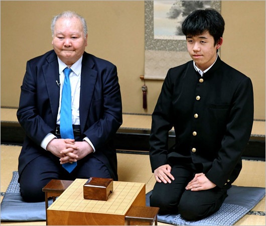 藤井聡太プロデビュー戦で加藤一二三と対局時の画像