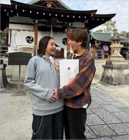 みちょぱ第1子妊娠、安産祈願で、夫・大倉士門とわら天満宮を訪問時の画像