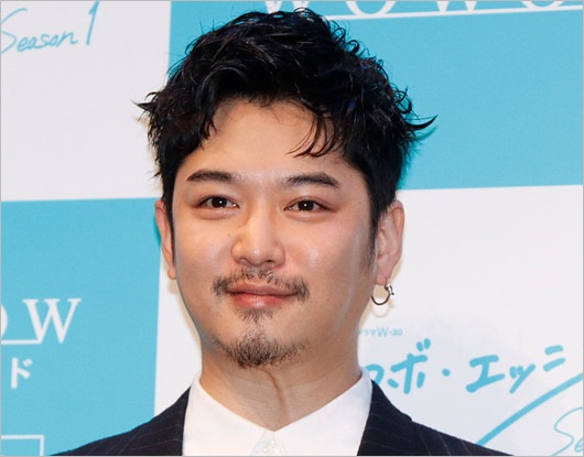 短髪ヒゲ姿の千葉雄大