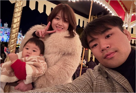 はなわの長男・塙元輝と妻・真実＆子供