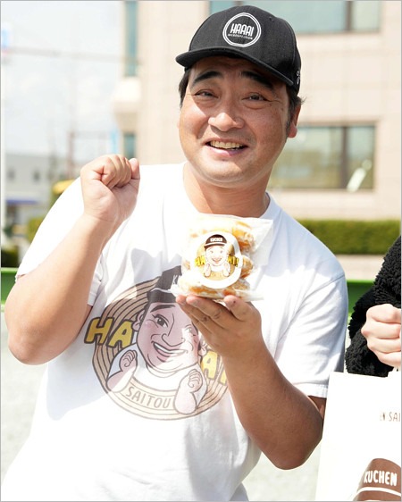 元ジャンポケ斉藤慎二被告が裁判後初のバウムクーヘン移動販売姿