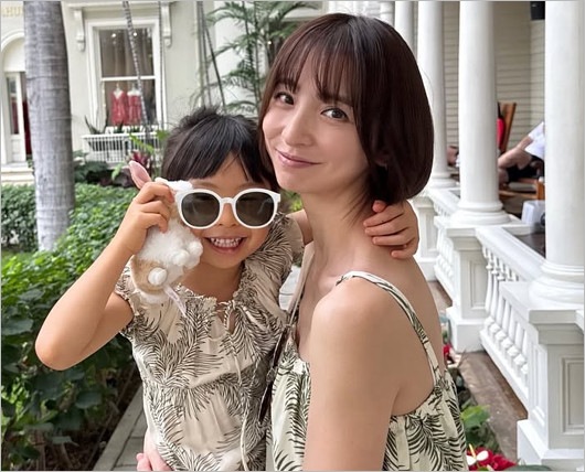 篠田麻里子と子供の2ショット