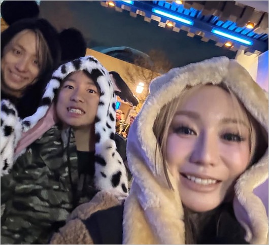 倖田來未と夫KENJI03＆長男初顔出しの親子3ショット