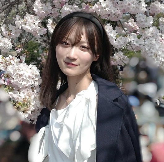 山下美月の顔がやつれ、激ヤセ疑惑の花見画像