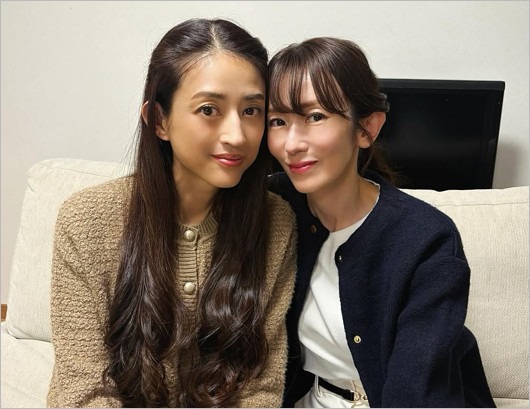 小沢真珠と大河内奈々子（牡丹と薔薇）
