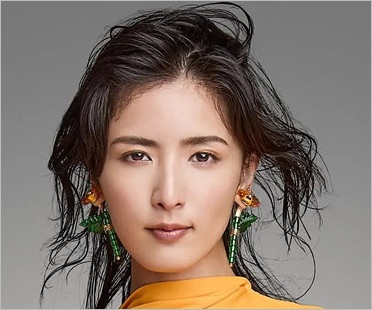 元E-girls藤井萩花