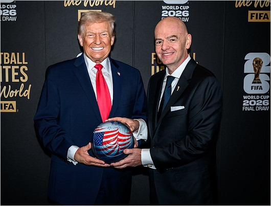 ドナルド・トランプ大統領とFIFAのインファンティノ会長