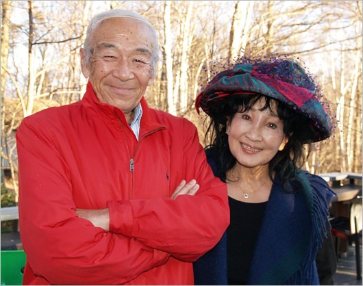 柳生博と妻・二階堂有希子