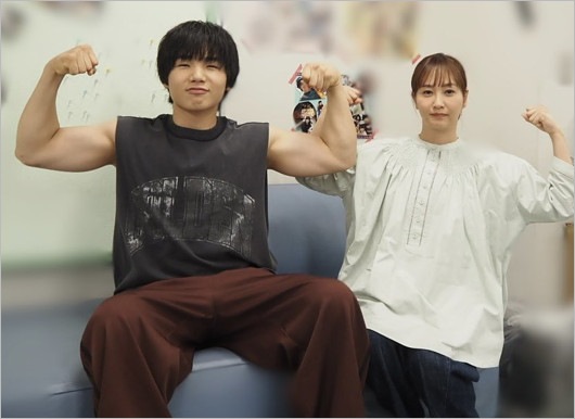 筋肉モリモリの寺田心と藤本美貴