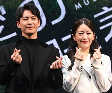 三山凌輝と元宝塚花組トップ娘役の花乃まりあ