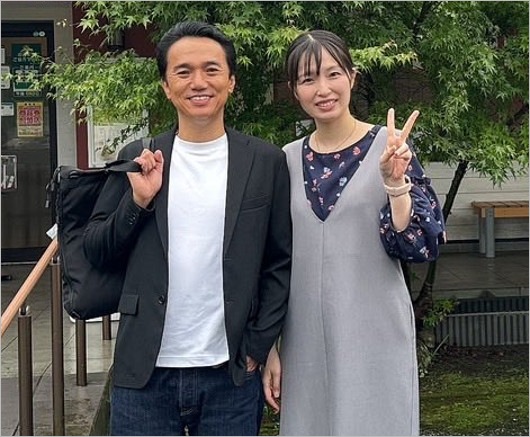 ニトリNクールおじさんの俳優・清水伸と妻・山下ひかり