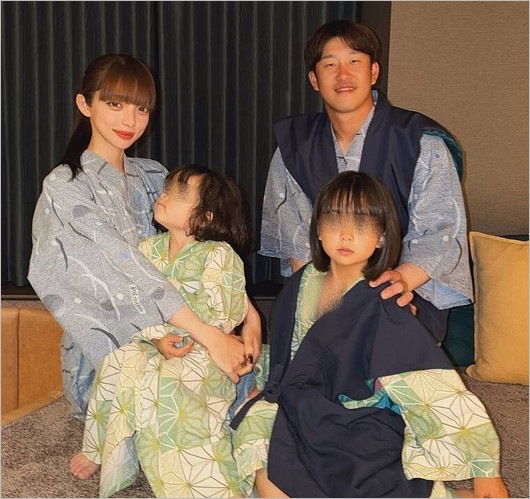 小園海斗と妻・渡辺リサと子供の家族旅行写真