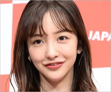板野友美