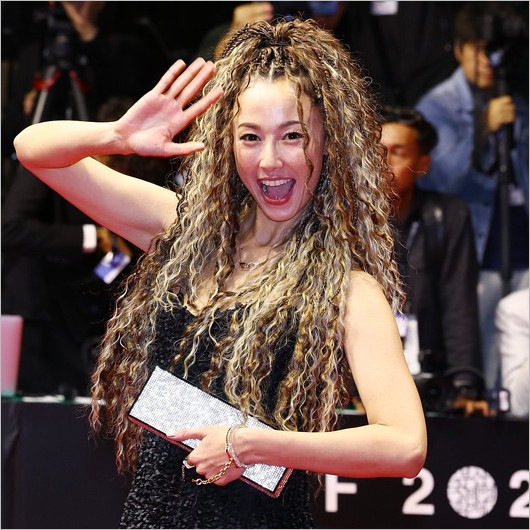 沢尻エリカのニューヘアスタイル