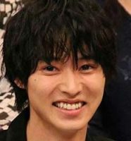 山崎賢人