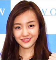板野友美