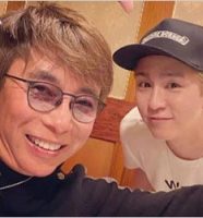 エイベックス松浦勝人会長と元AAA浦田直也の2ショット写真