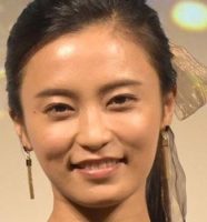 小島瑠璃子