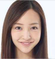 板野友美